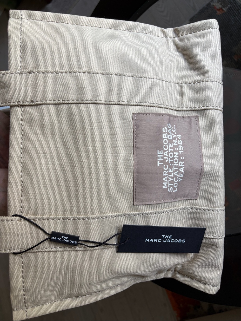 Marc Jacobs  'The Tote Bag'  size Medium - Picture 2 of 10